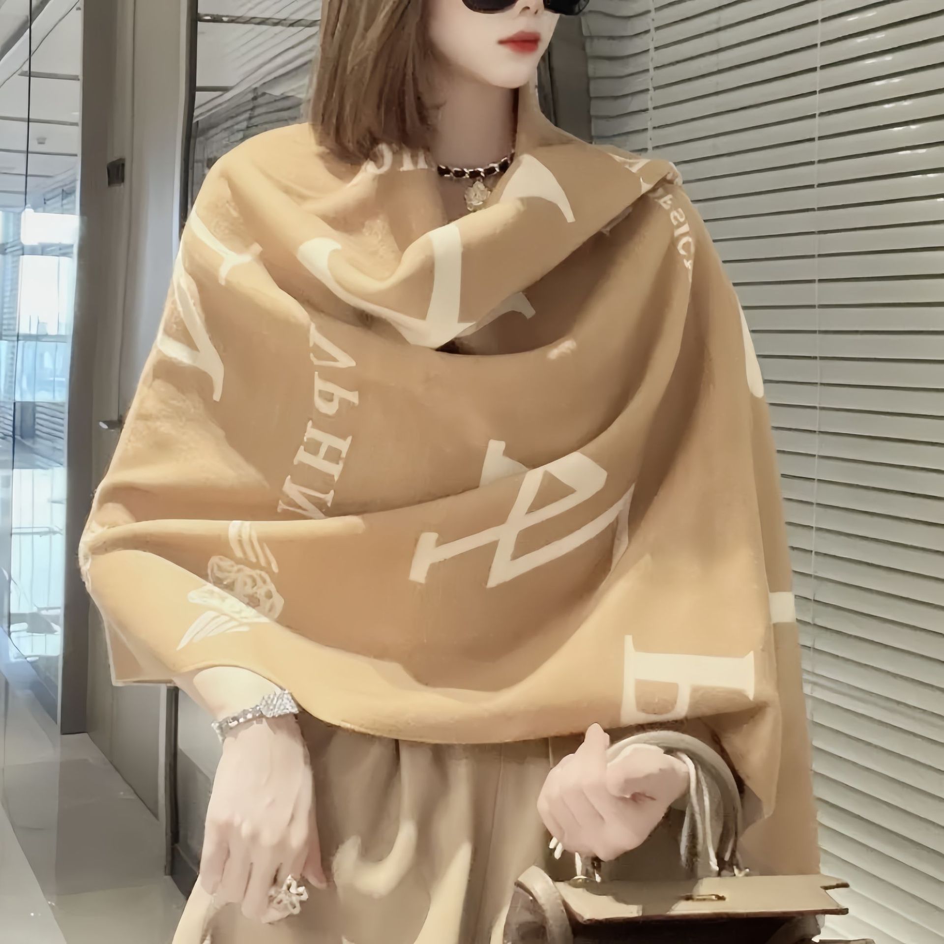 Luxury Winter Two-Sided Print  - Cashmere Pashmina Wrap 评论和价格